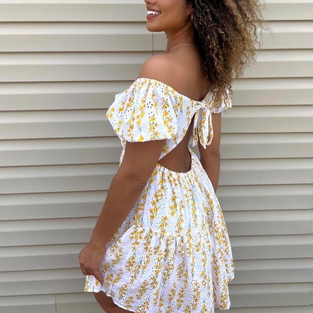 Jessica Simpson Yellow Floral Backless Dress